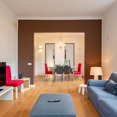 Joivy Family Friendly Apt For 6, Near Royal Palace Museum Genoa Bagian luar foto